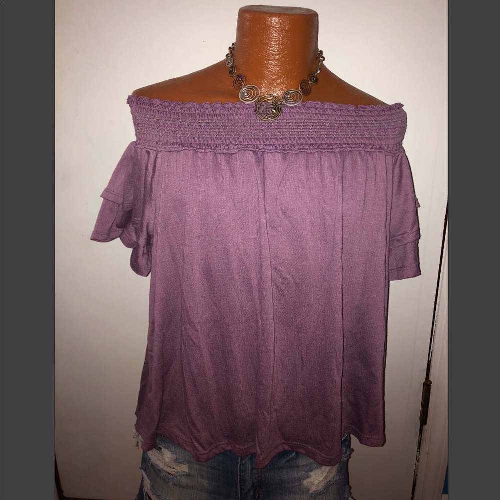 Cute off-the-shoulder tee